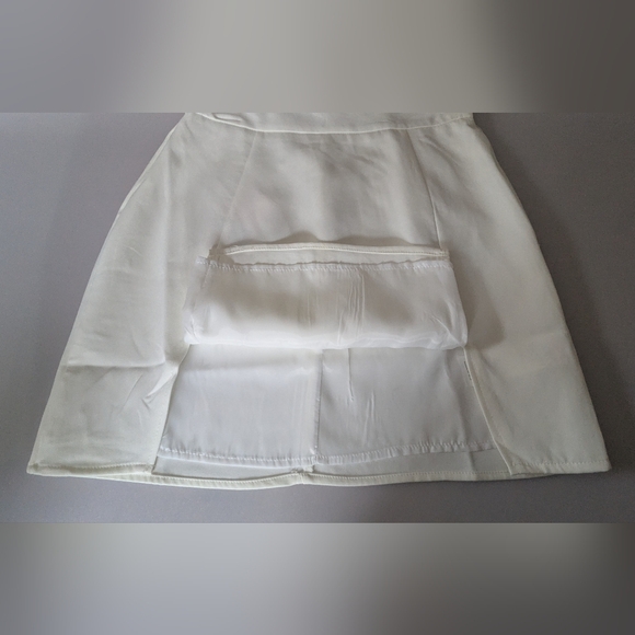 NWT, Missguided Dressy White Pencil Lined Mini Skirt With 2 Front Slits. Size 4 - Picture 11 of 16